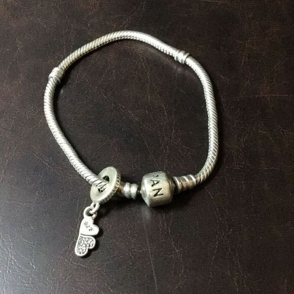 Beautiful Pandora bracelet with BFF charm - Picture 1 of 3